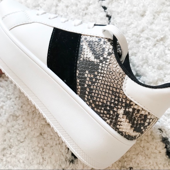 1 LEFT!!! 5⭐️ Snakeskin Platform Animal Sneakers - Picture 5 of 8